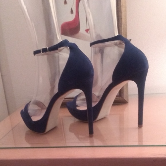 Steve Madden Shoes - Sharp Steve Madden Sandals